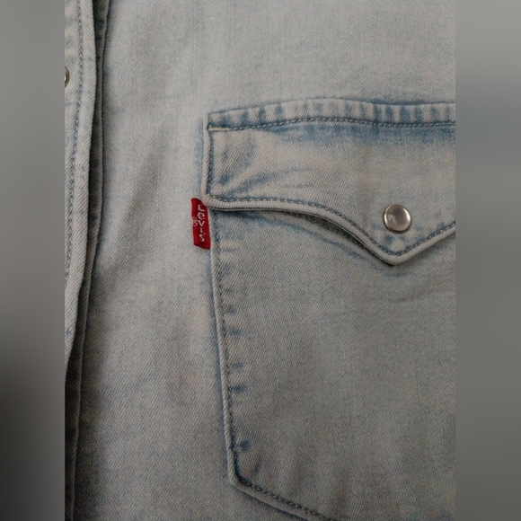 Women's Levi's Western Denim Jean Shirt Cowgirl Ranchwear Pearl Snap Red Tab 1X - Picture 3 of 7